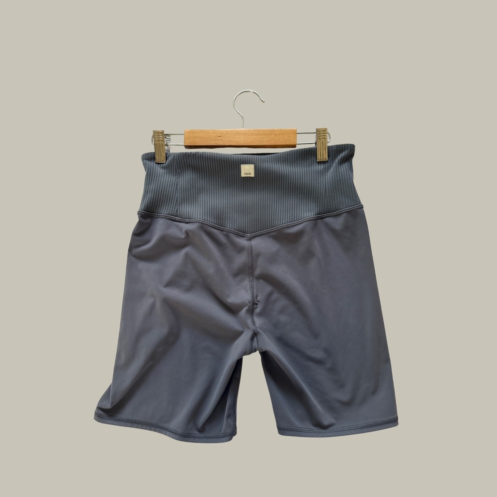 Vuori Womens Studio Pocket Biker Shorts High Rise Ribbed Waistband Size S Gym - Picture 3 of 9